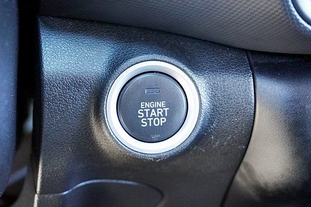 Used 2023 White Hyundai SEL image 28