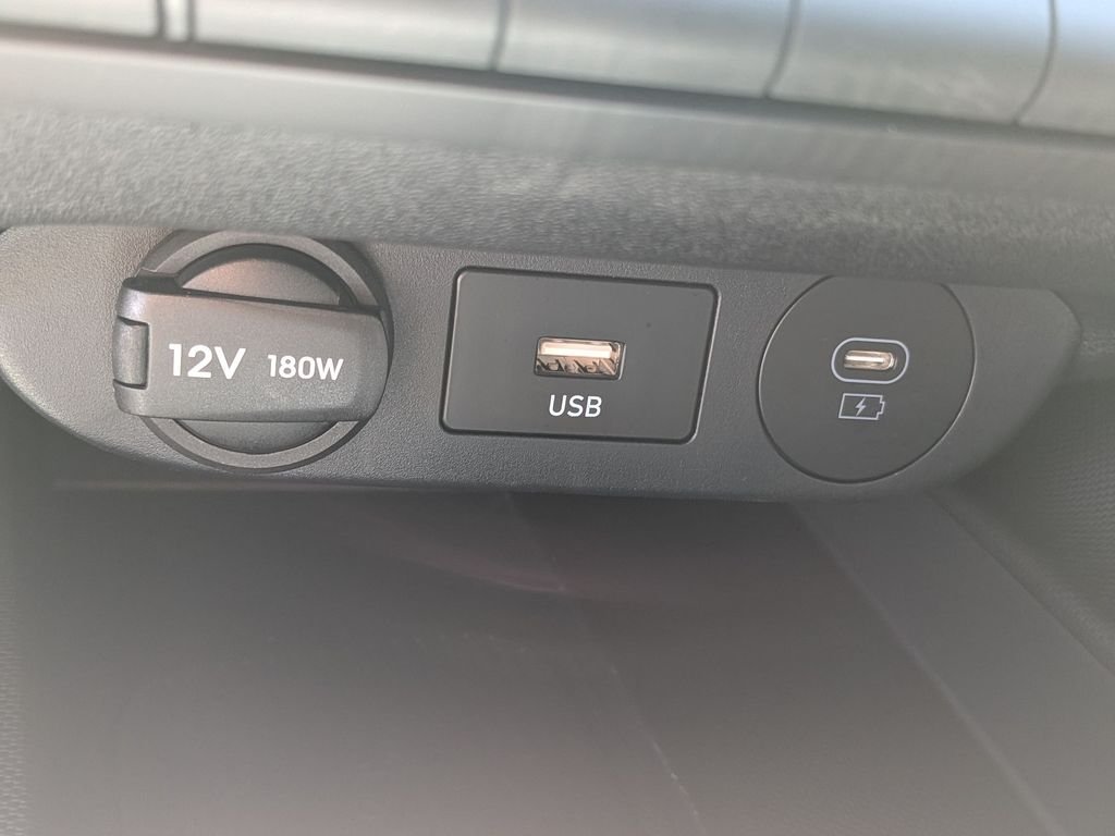 2026 Hyundai Elantra Limited - Photo 26