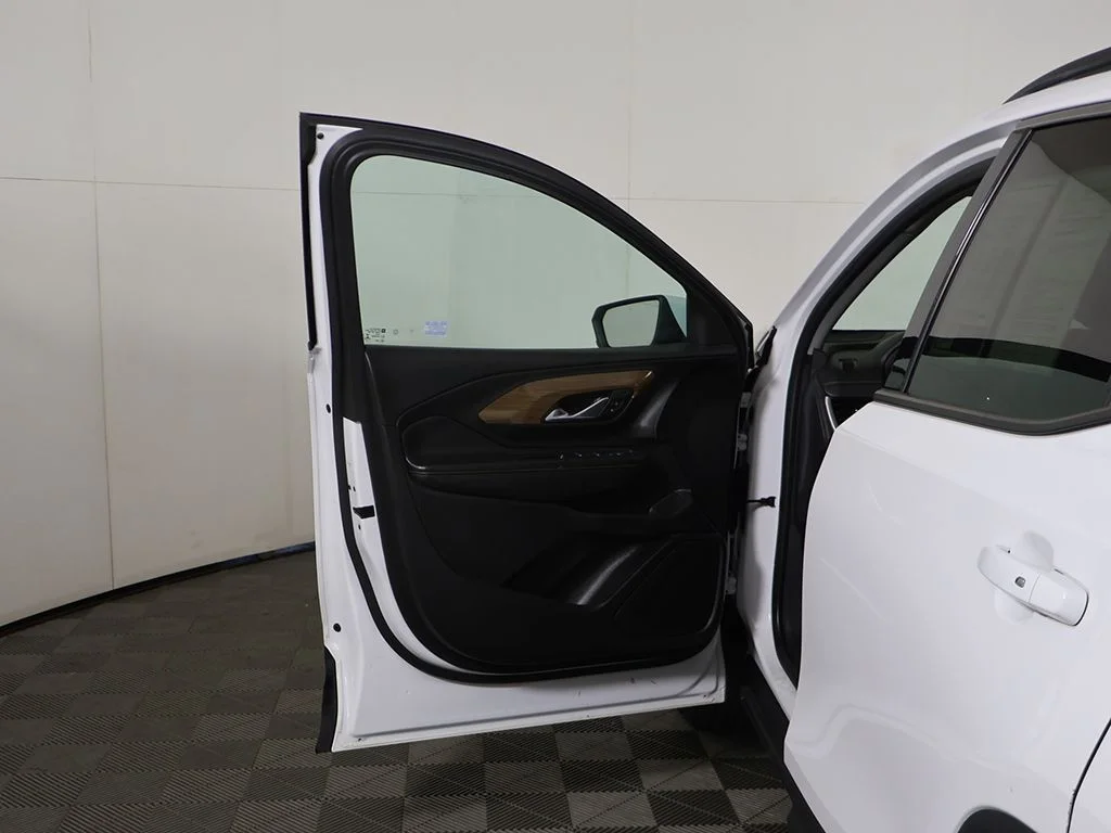 Used 2020 White GMC SLE image 12