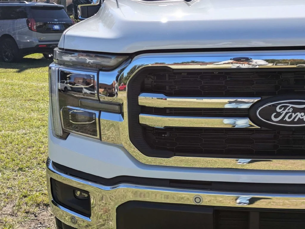 New 2026 Oxford White Ford Lariat image 10