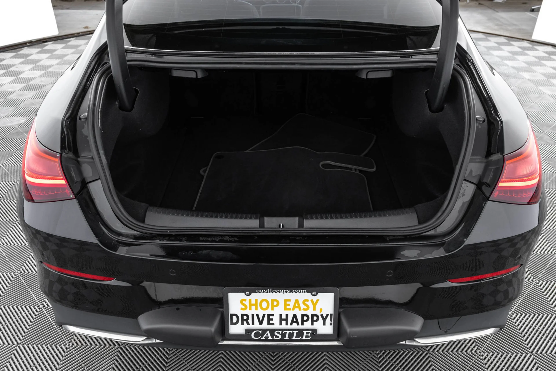 Used 2025 Black Mercedes-Benz 4MATIC® image 37