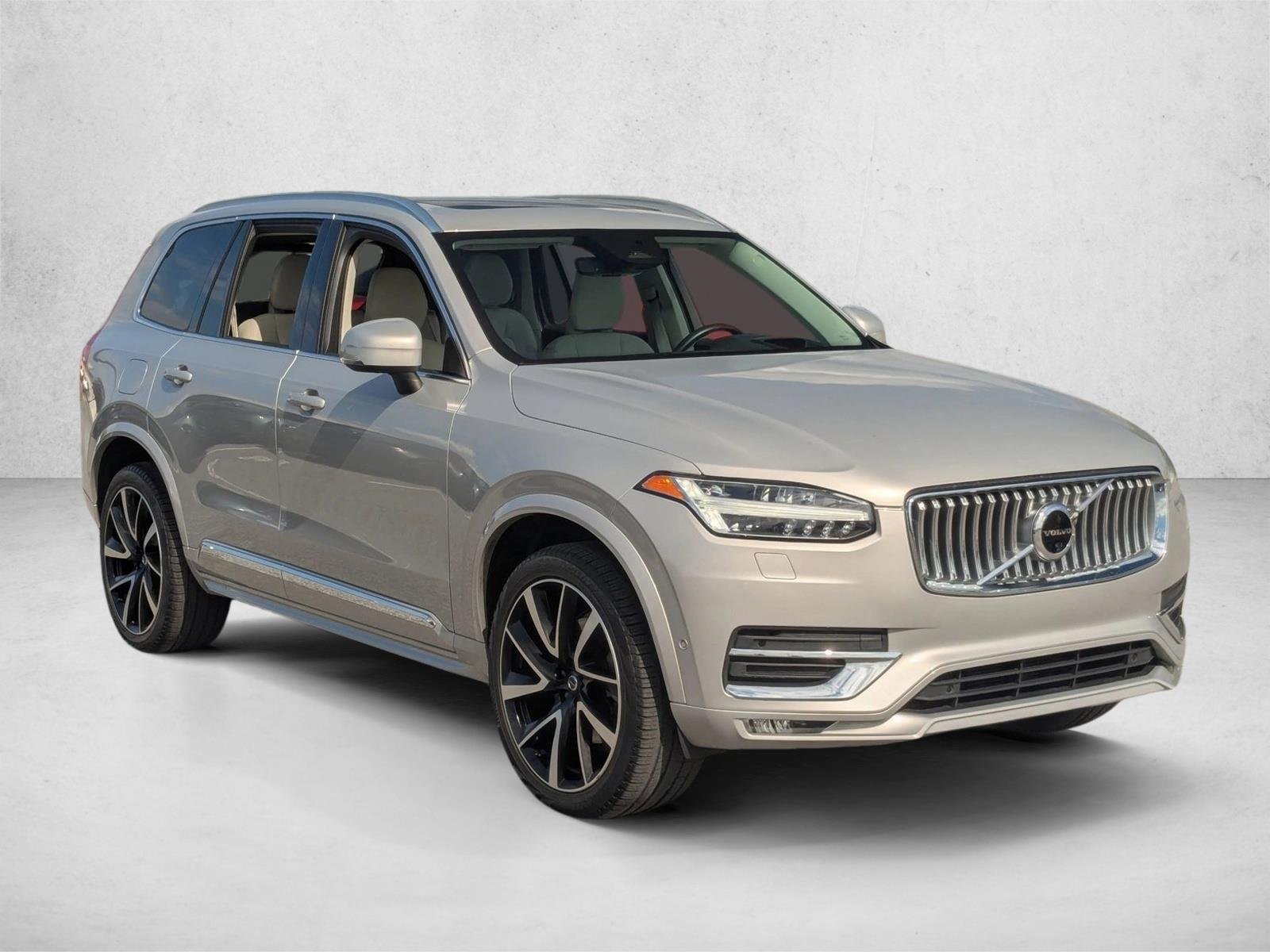 Used 2023 Silver Dawn Metallic Volvo Plus image 3