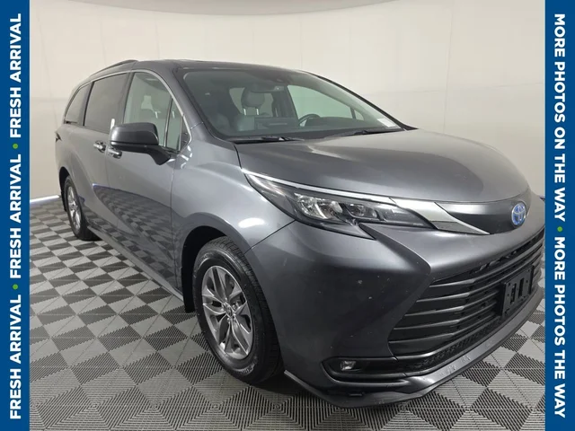 2025 Toyota Sienna XLE