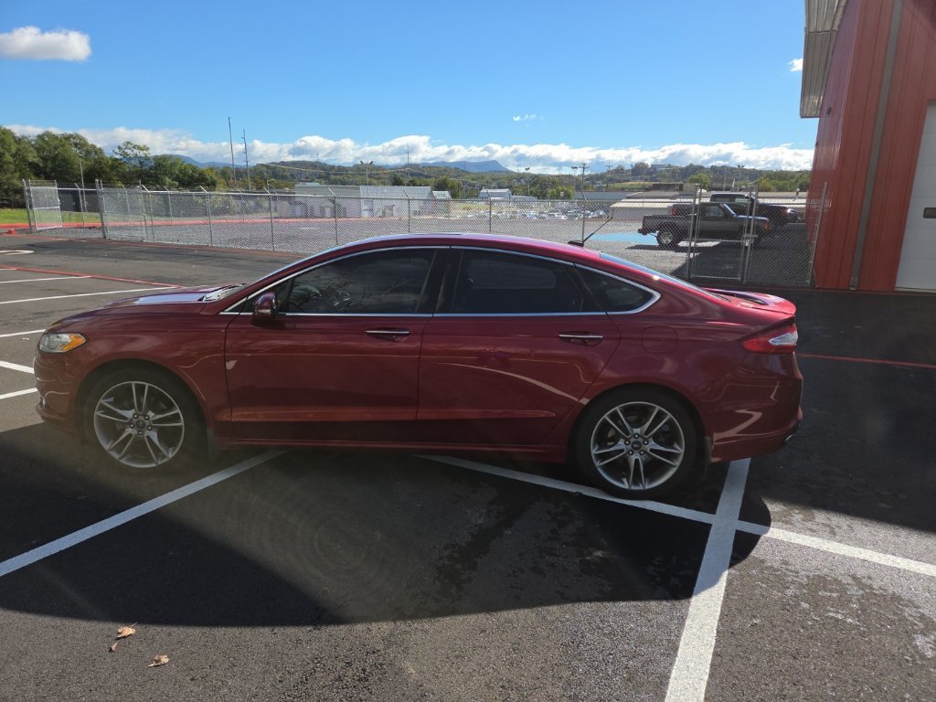 Used 2015 Red Ford Titanium image 10