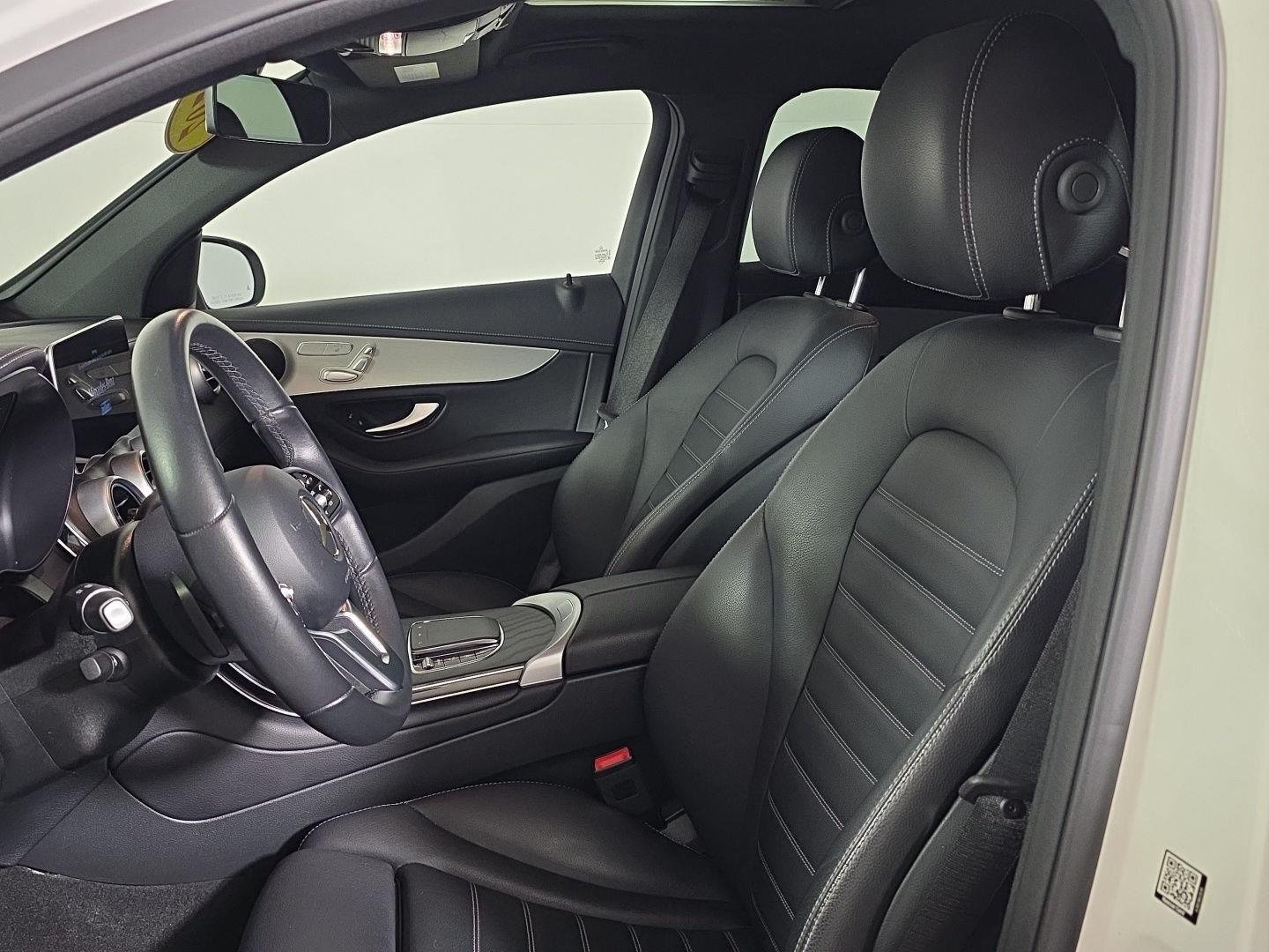 Used 2022 Polar White Mercedes-Benz GLC 300 image 13