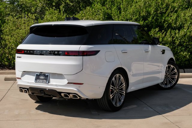 New 2027 Fuji White Land Rover Dynamic SE image 11