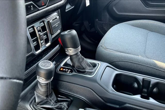 2025 Jeep Wrangler 4-Door Sport S - Photo 9