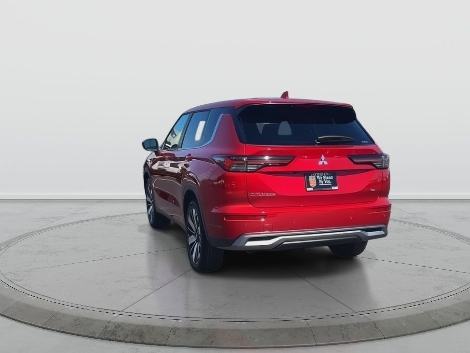 New 2026 RED DIAMOND Mitsubishi SE image 5