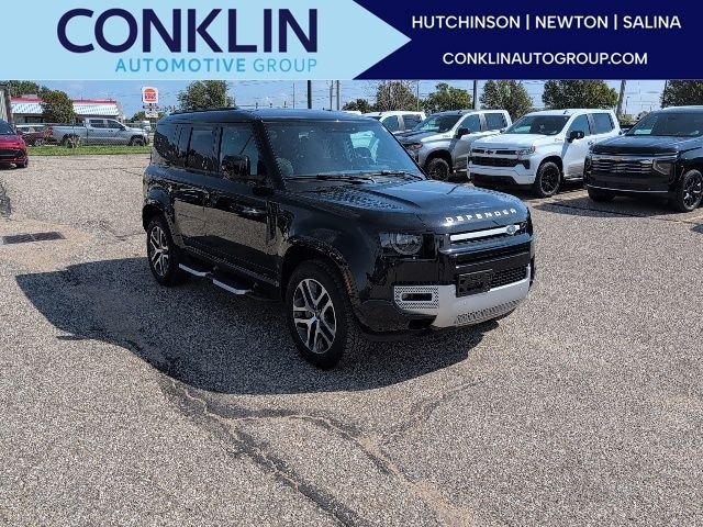 Used 2022 Santorini Black Metallic Land Rover XS Edition image 1
