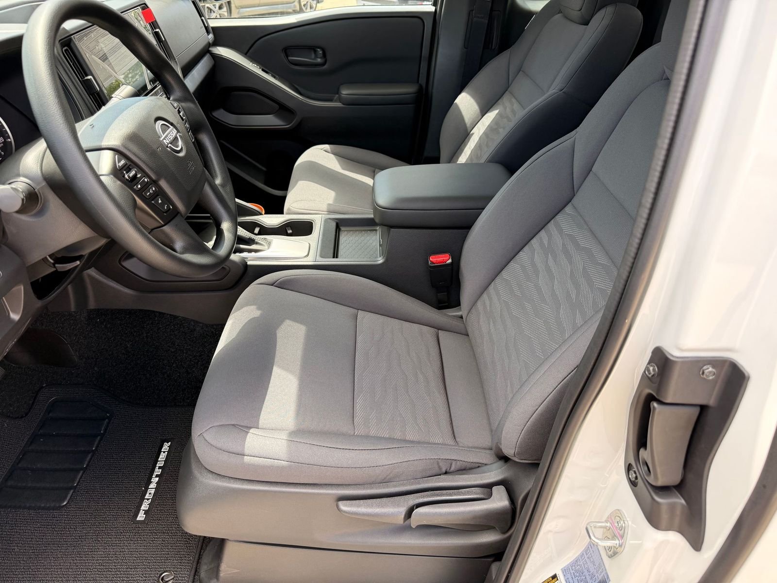 New 2026 Glacier White Nissan King Cab® S image 22