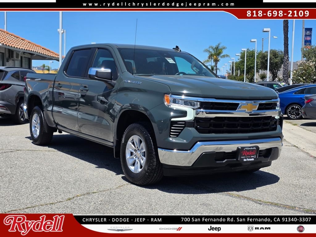 2025 Chevrolet Silverado 1500 LT Crew Cab Short Box's photo