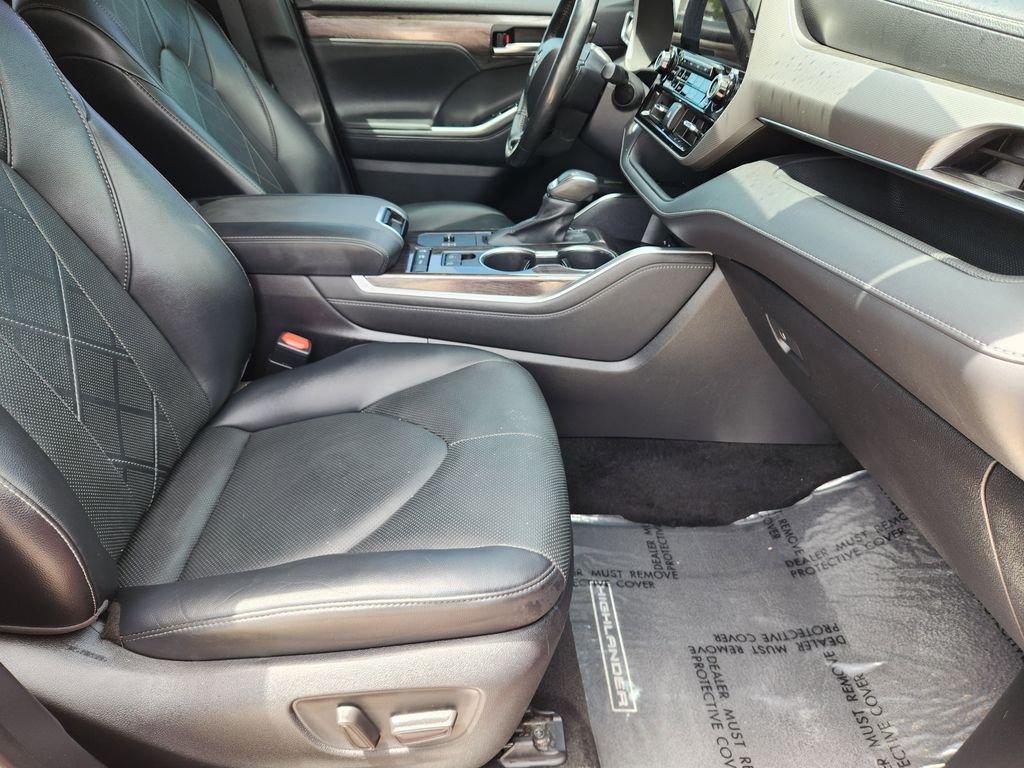 Used 2021 Red Toyota Platinum image 16