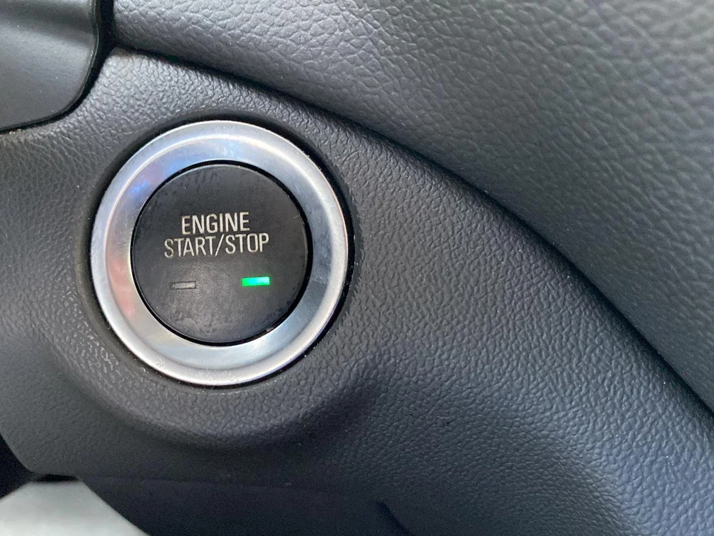 Used 2022 Iridescent Pearl Tricoat Chevrolet LT image 38