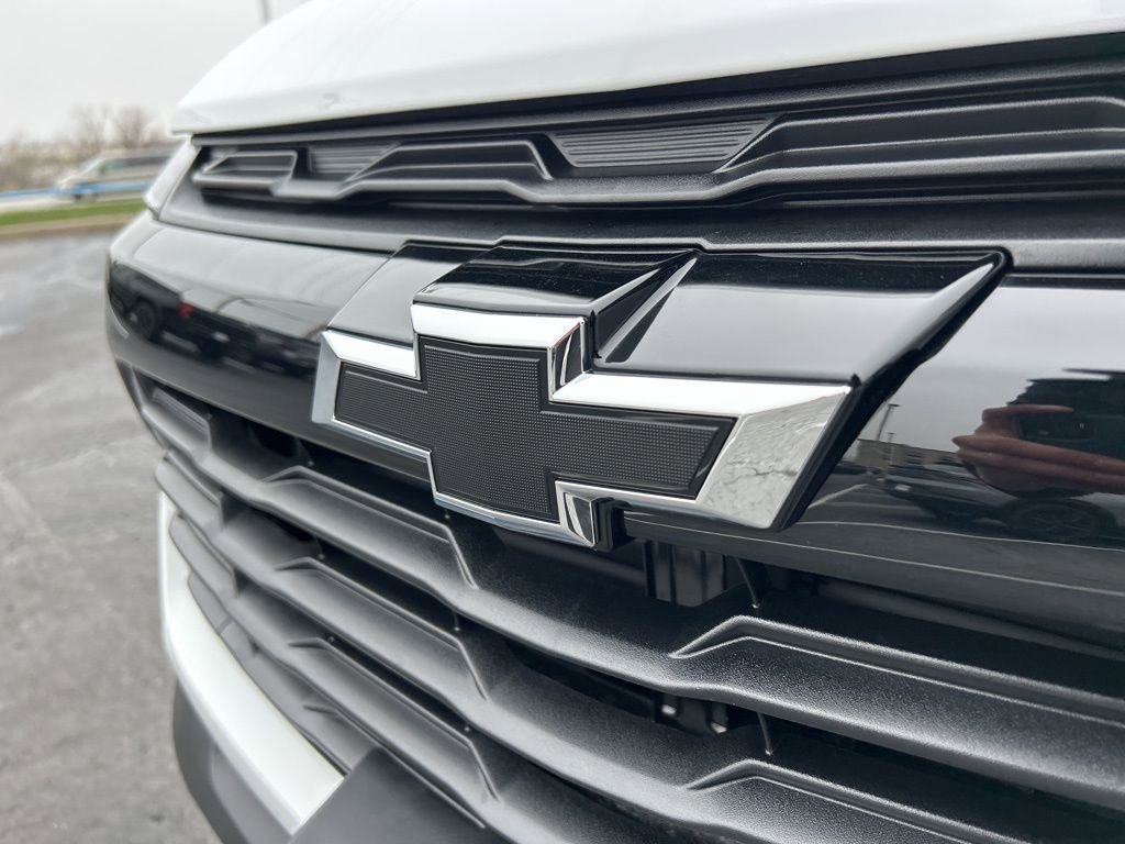 New 2026 Summit White Chevrolet LT image 10