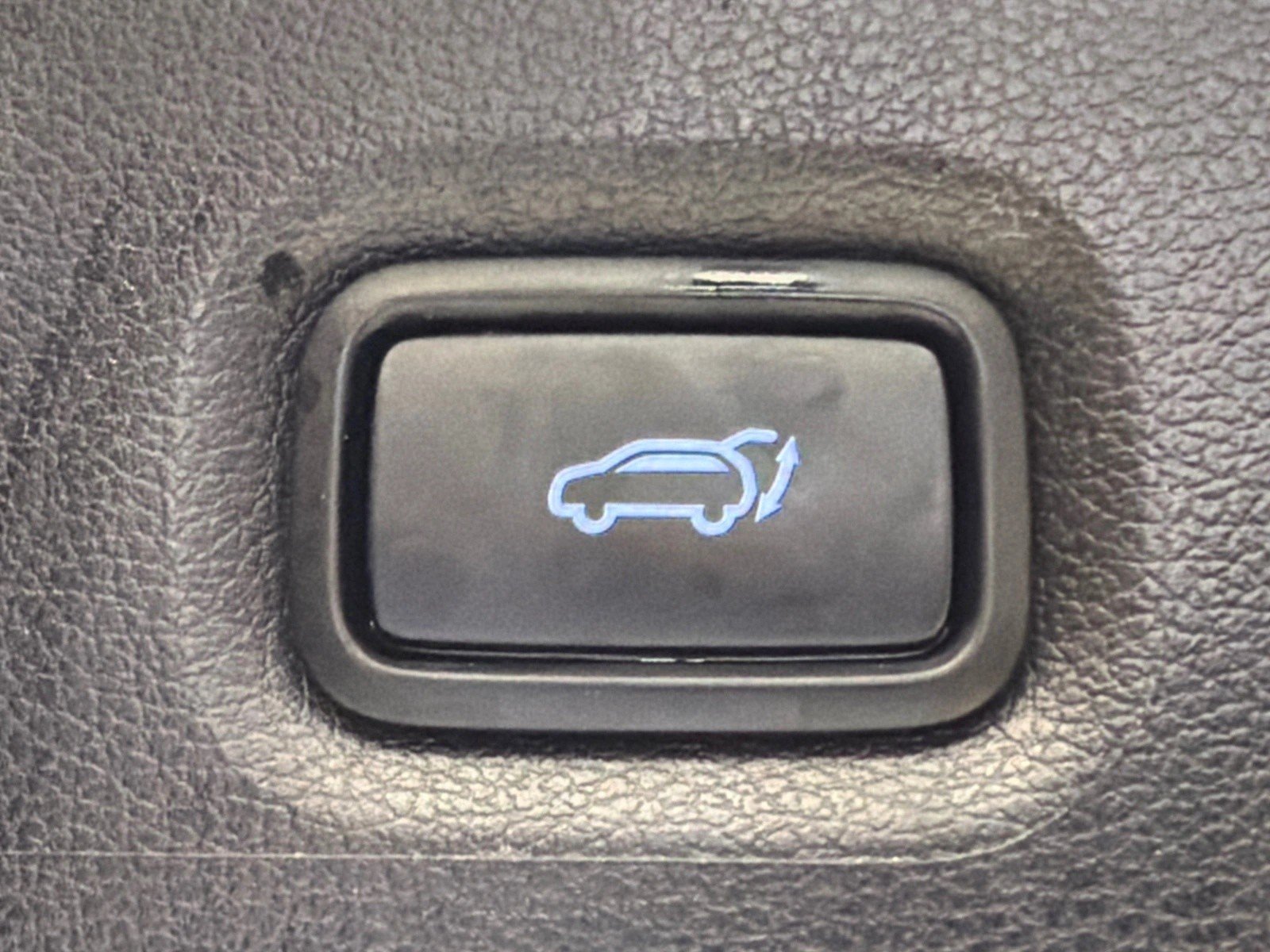 Used 2022 Quartz White Hyundai Limited image 21