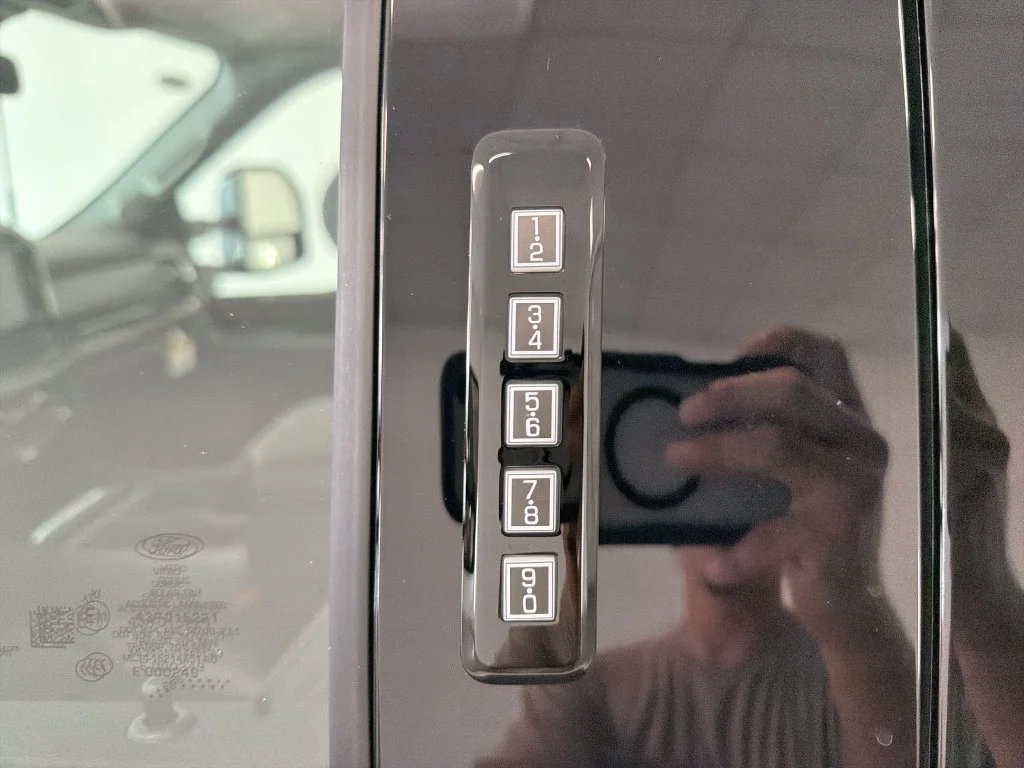 New 2027 Star White Metallic Tri-Coat Ford F-250® Lariat® image 10