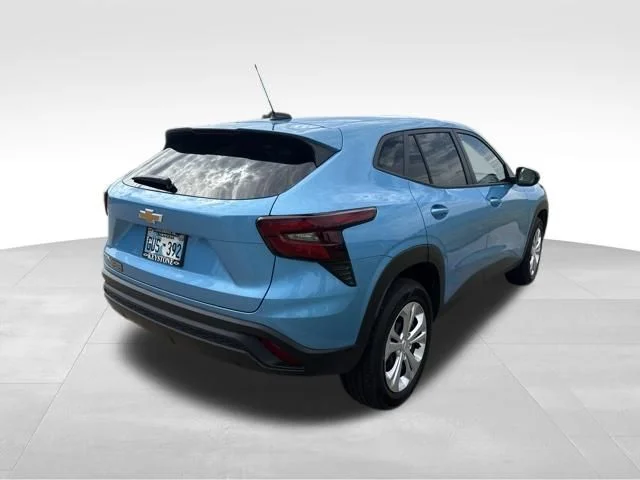 Used 2025 Blue Chevrolet LS image 3