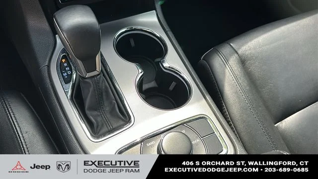 Used 2022 White Jeep Limited image 19