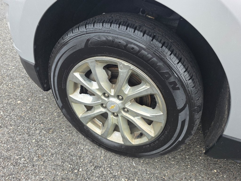 Used 2018 Silver Ice Metallic Chevrolet LT image 32