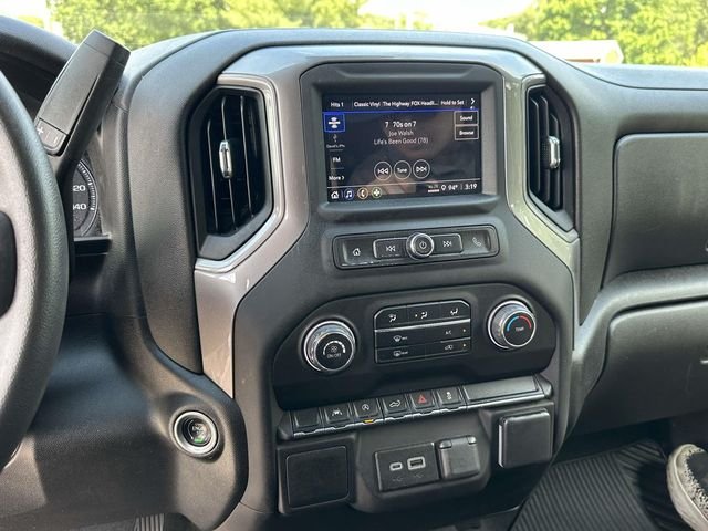 Used 2022 Silver Chevrolet Custom image 18