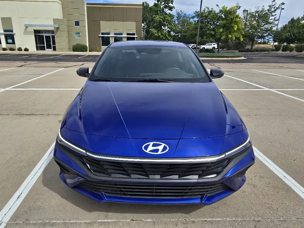 Used 2025 Intense Blue Hyundai SEL Sport image 9