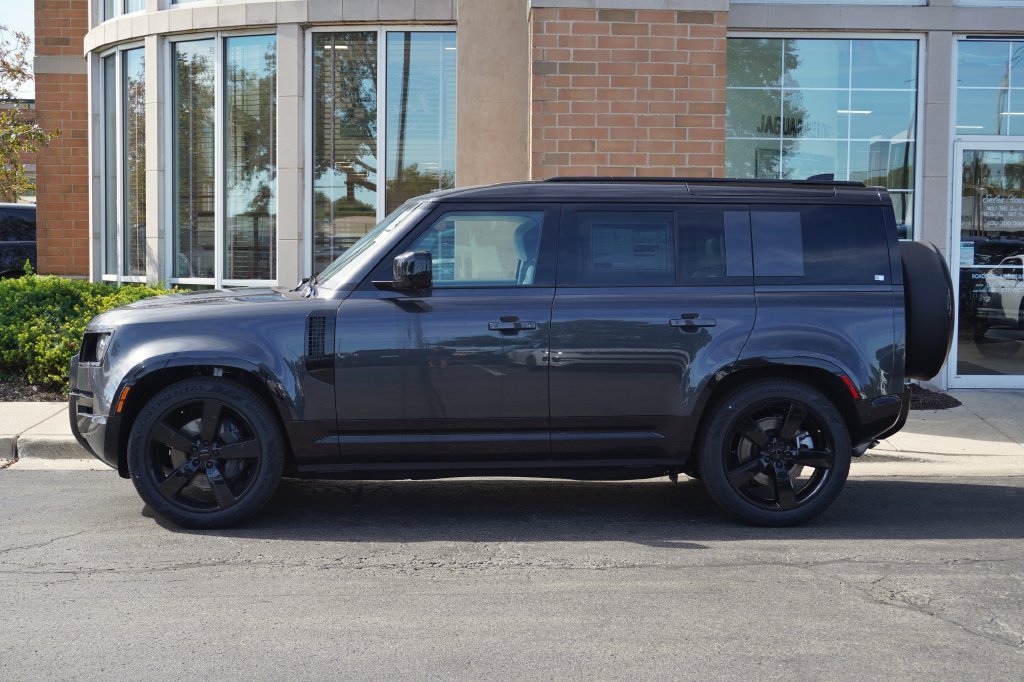 New 2026 Carpathian Grey Land Rover X-Dynamic SE image 2