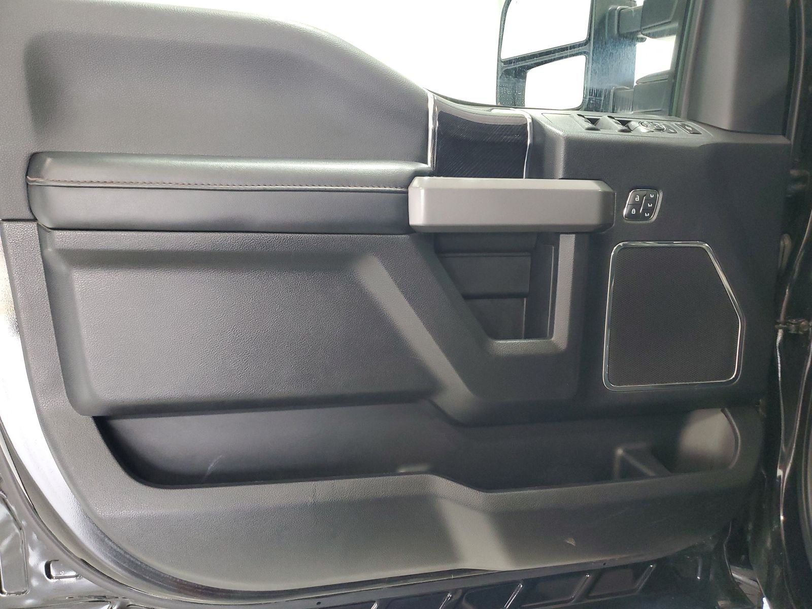 Used 2020 Black Ford Platinum image 12
