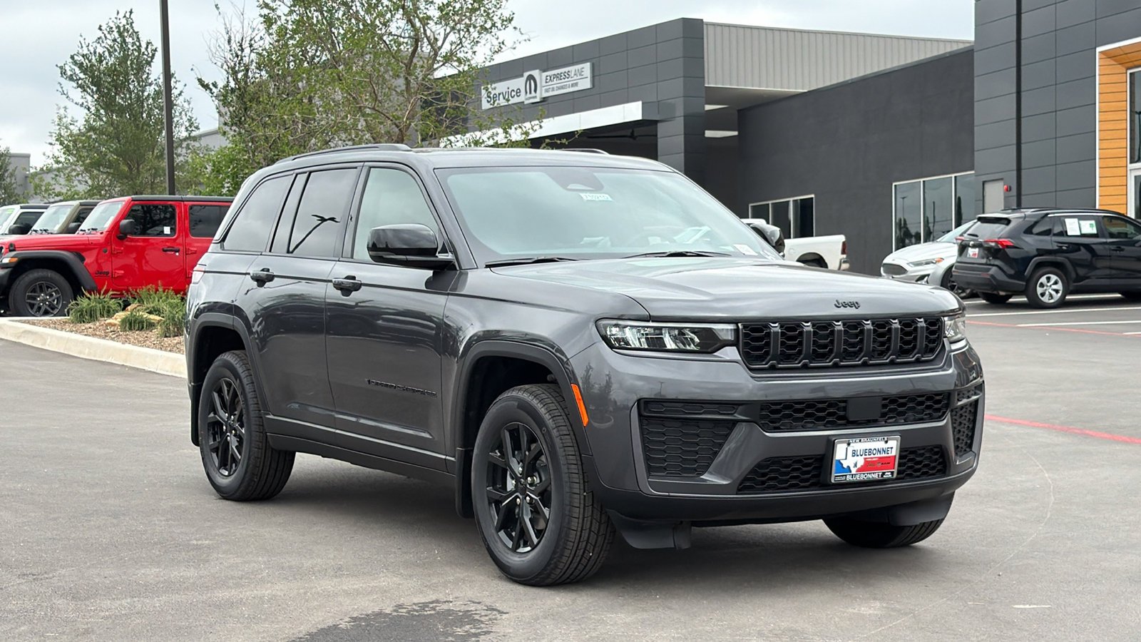 New 2026 Baltic Gray Metallic Clear-Coat Exterior Paint Jeep Laredo Altitude image 3