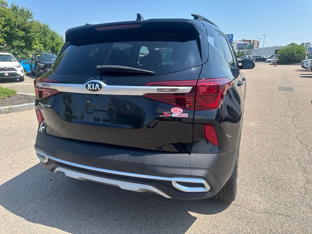 Used 2021 Black Kia S image 7
