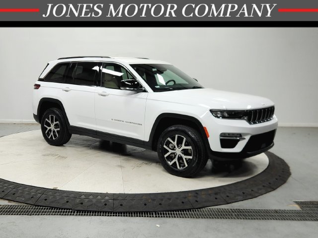 Used 2024 White Jeep Limited image 1