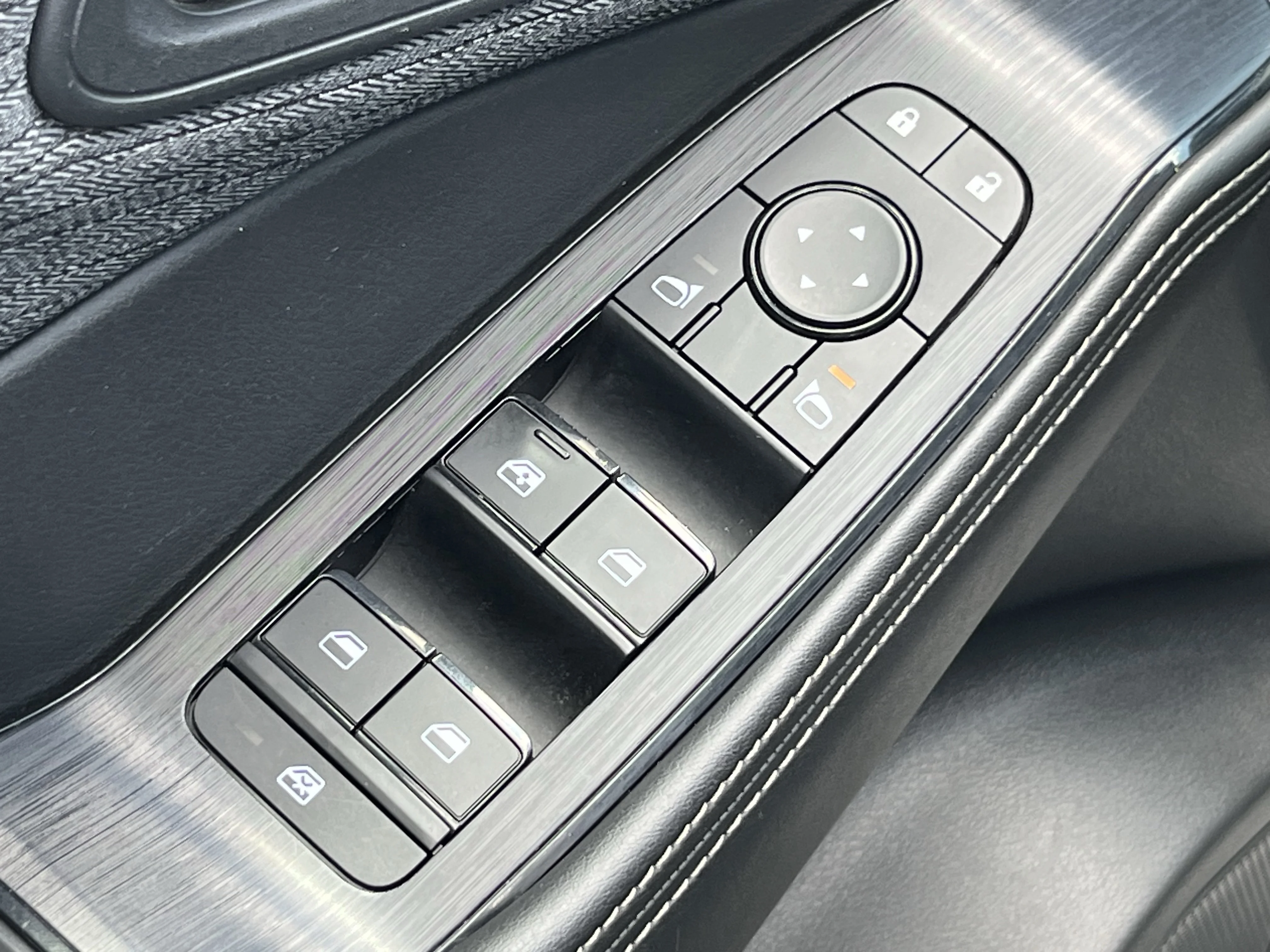 Used 2021 Gun Metallic Nissan SV image 21