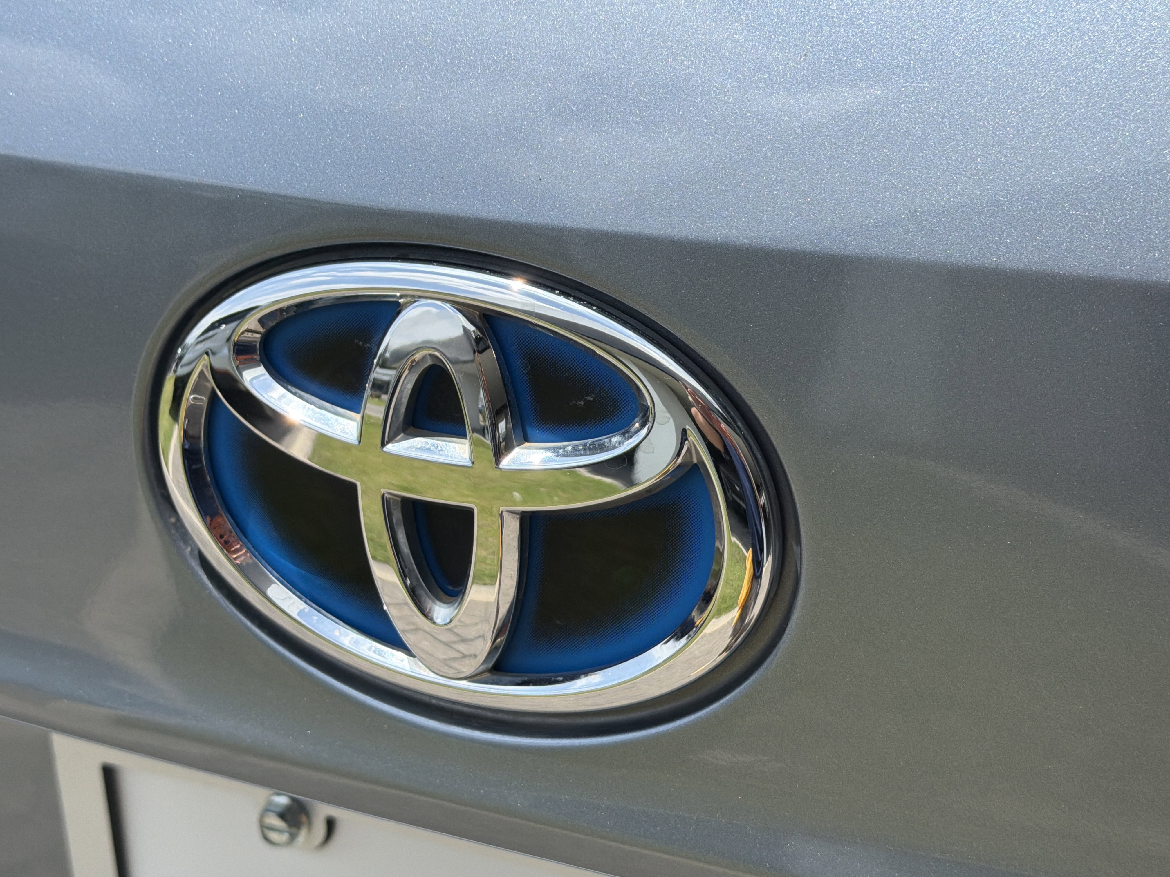 Used 2024 Moon Dust Toyota XLE image 11
