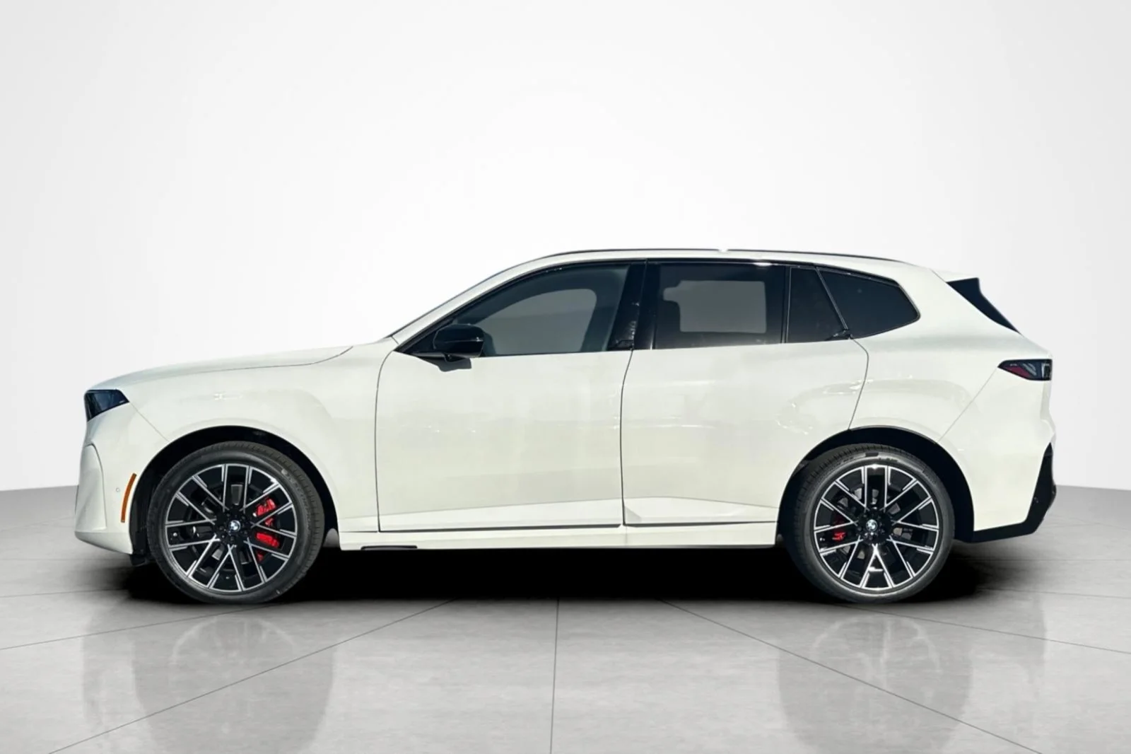 New 2027 Alpine White BMW 40 xDrive image 2
