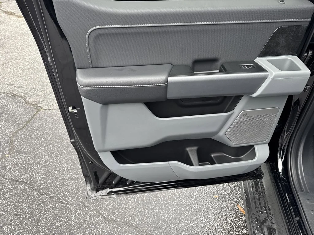 New 2025 Black Ford Flash image 21