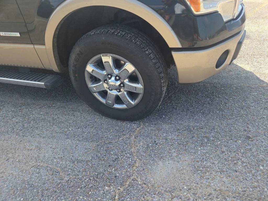 Used 2013 Black Ford Lariat image 18