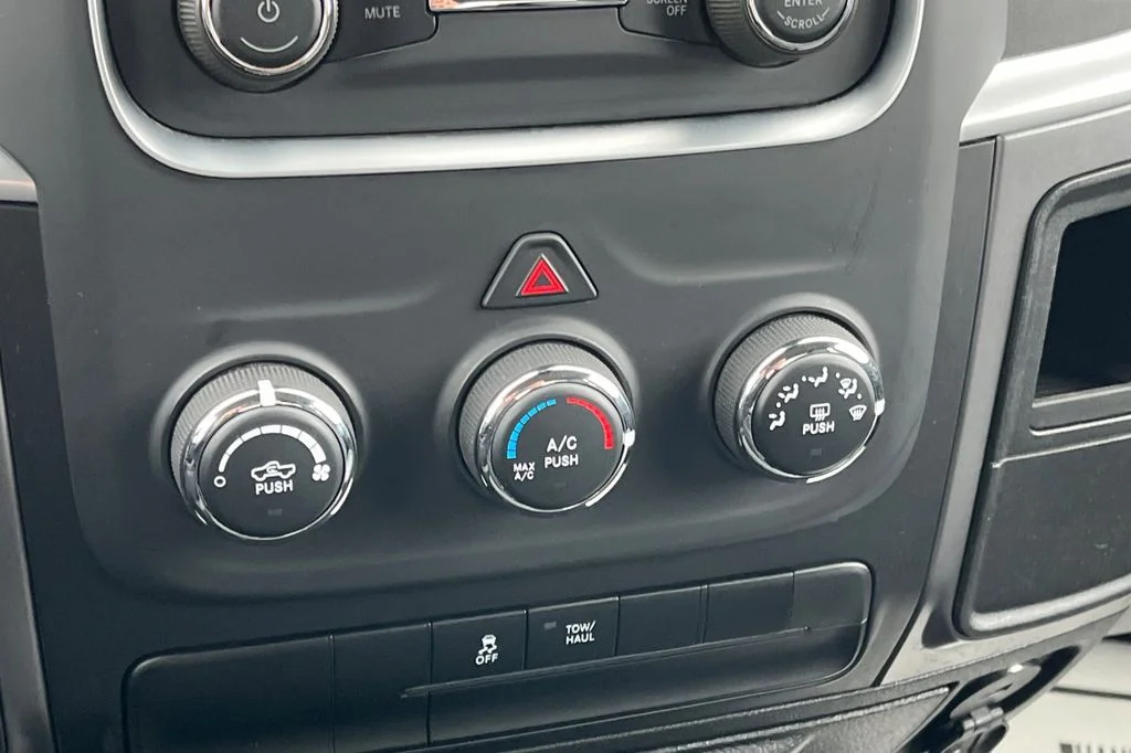 2024 RAM Ram 1500 Classic SLT - Photo 26