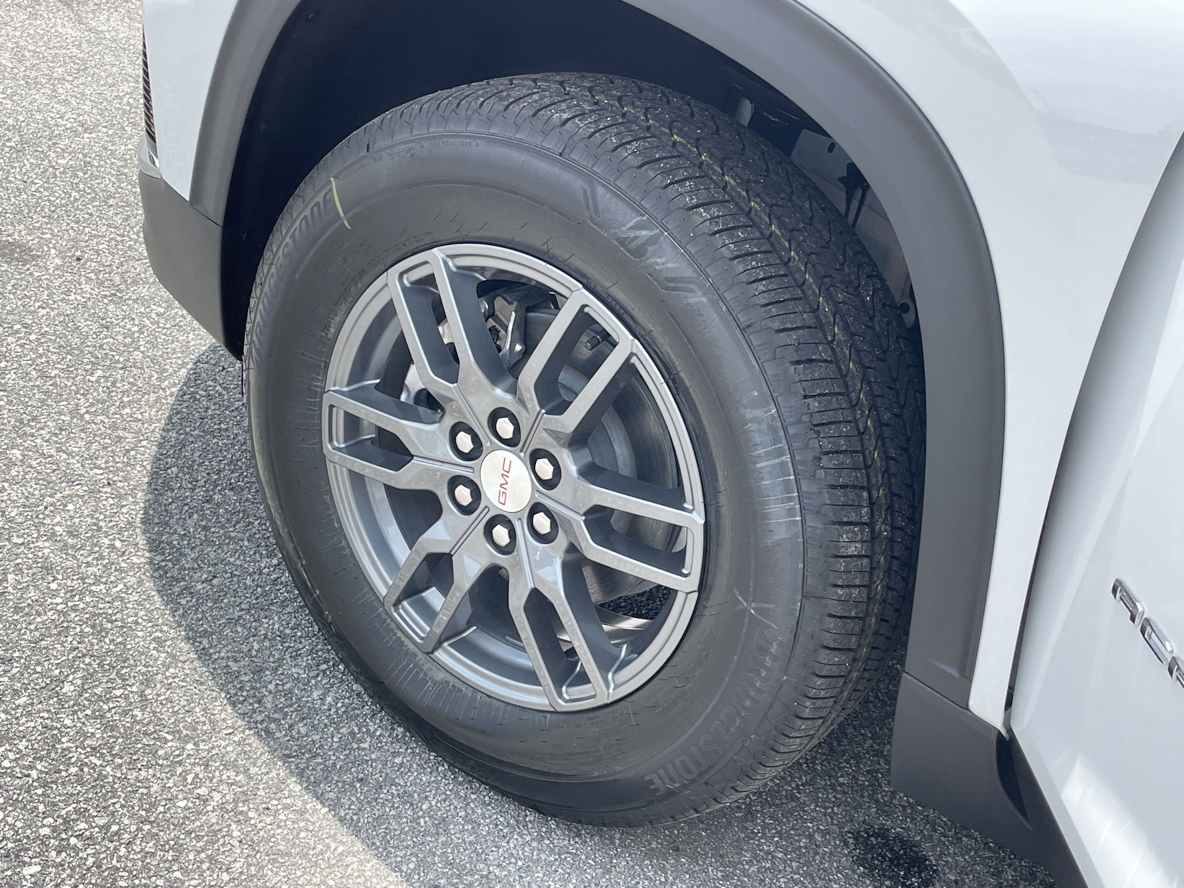 2025 GMC Acadia Elevation - Photo 25