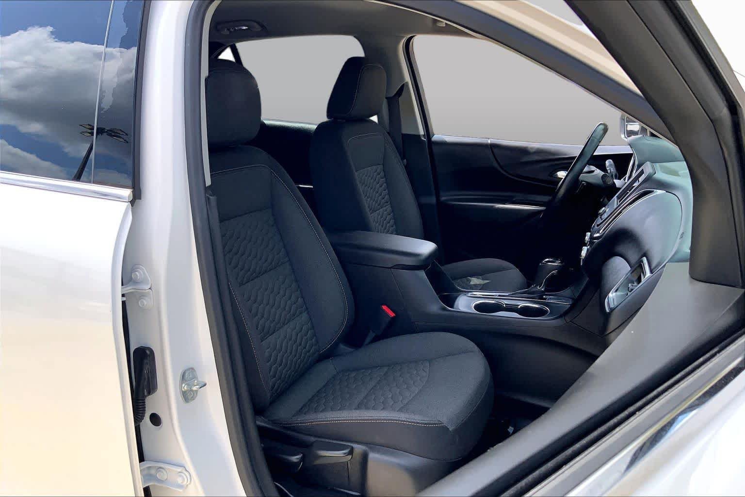 Used 2020 Iridescent Pearl Tricoat Chevrolet LT image 9