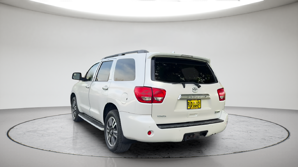 Used 2010 Super White Toyota Platinum image 10