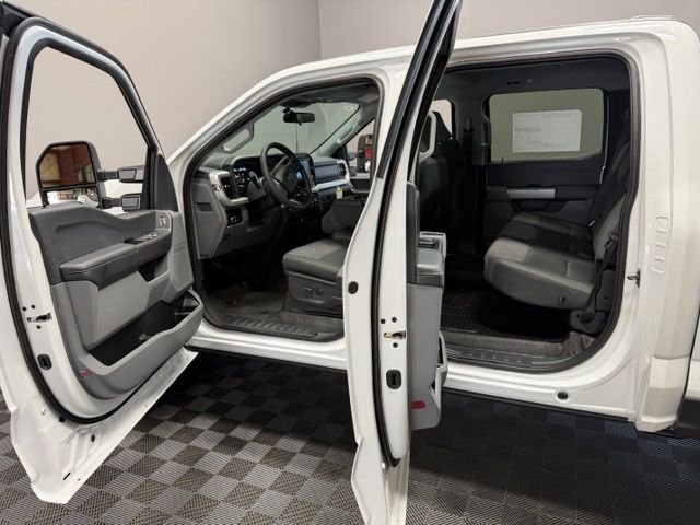 New 2026 Oxford White Ford F-250® XLT image 13