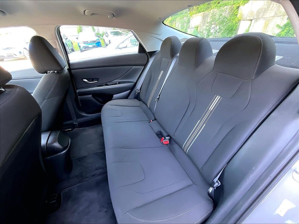 Used 2023 Fluid Metal Hyundai SEL image 15