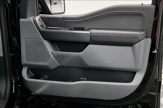 Used 2025 Agate Black Metallic Ford XLT image 20