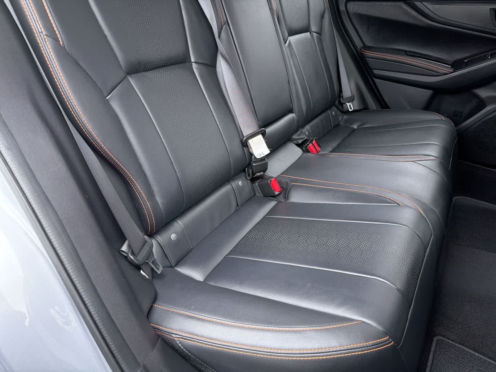 Used 2019 Ice Silver Metallic Subaru Limited image 21