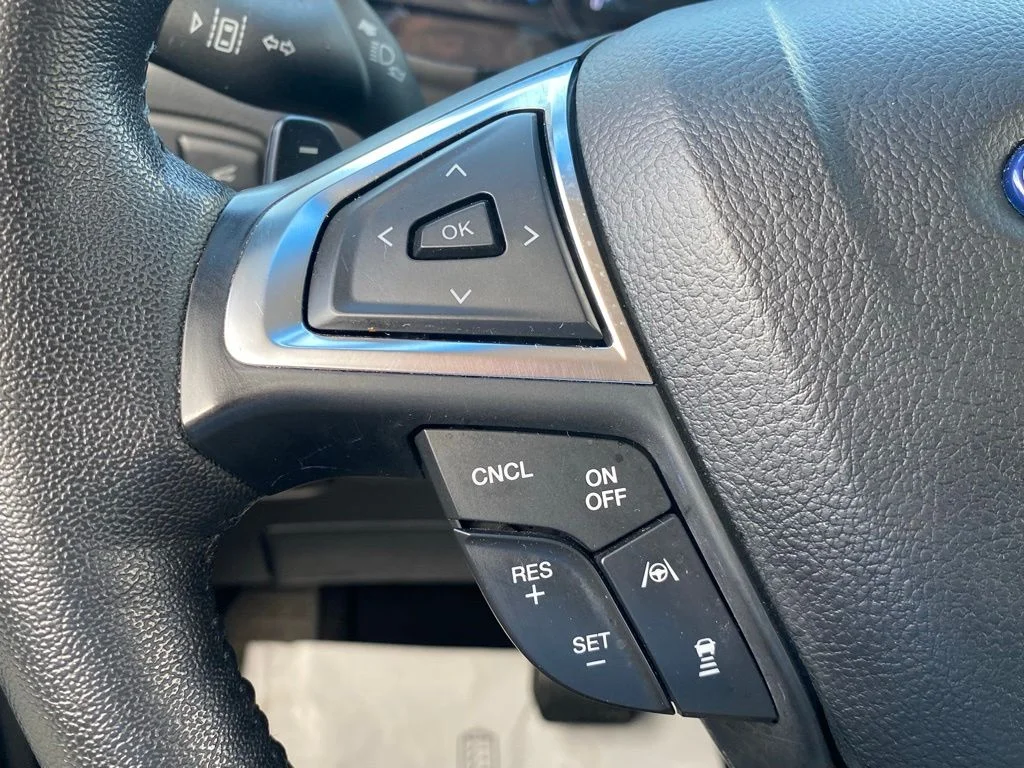 Used 2020 Gold Ford SEL image 29