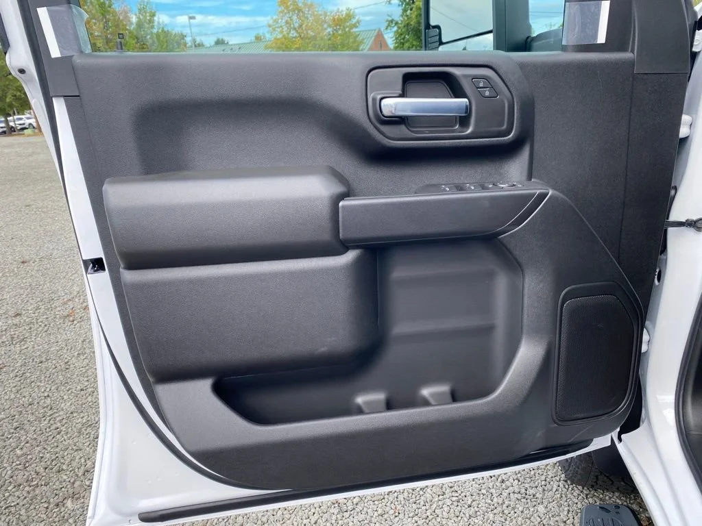 2026 Chevrolet Silverado 2500 HD Custom - Photo 9