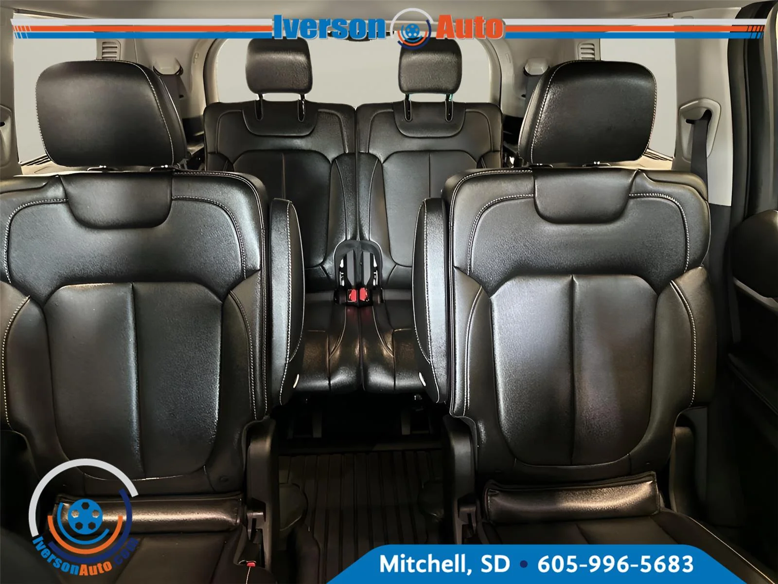 Used 2023 Diamond Black Crystal Pearlcoat Jeep Limited image 26