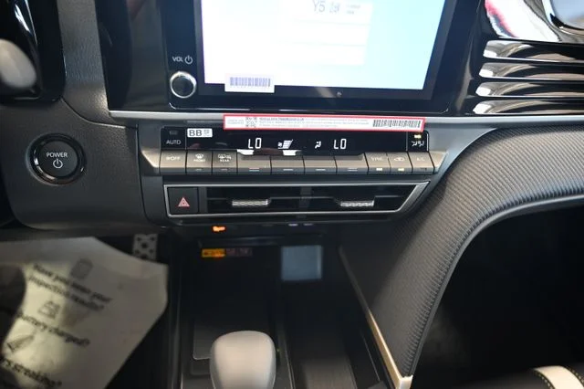 2026 Toyota Camry SE - Photo 17