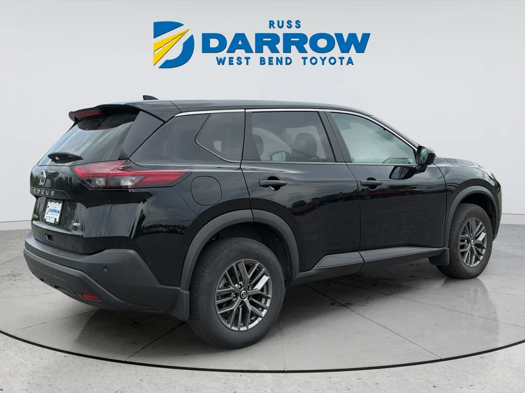 Used 2021 Black Nissan S image 4