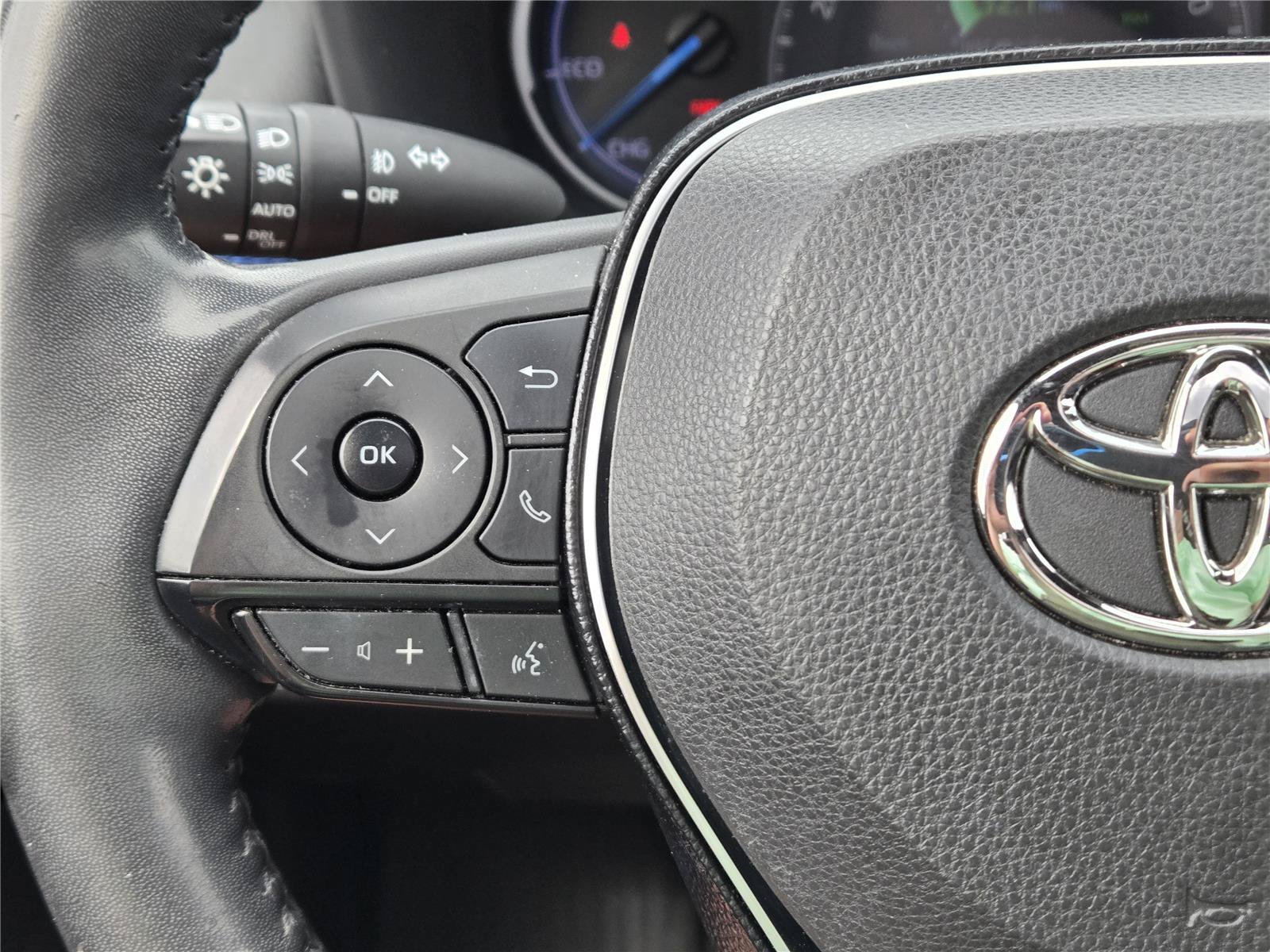 2020 Toyota RAV4 XSE - Photo 23