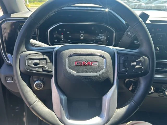 Used 2024 Onyx Black GMC Elevation image 18
